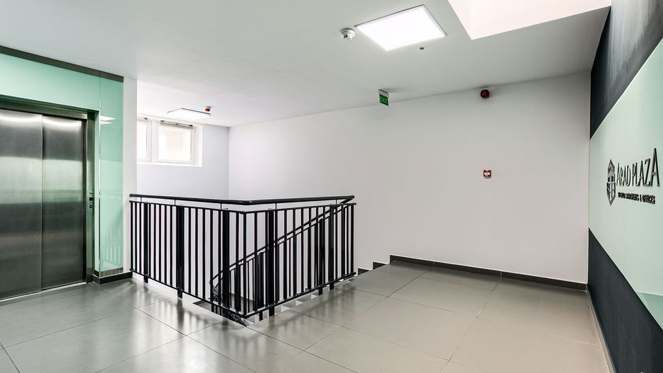 Spațiu de birouri ultracentral în Arad Plaza -  de închiriat - Poză 8
