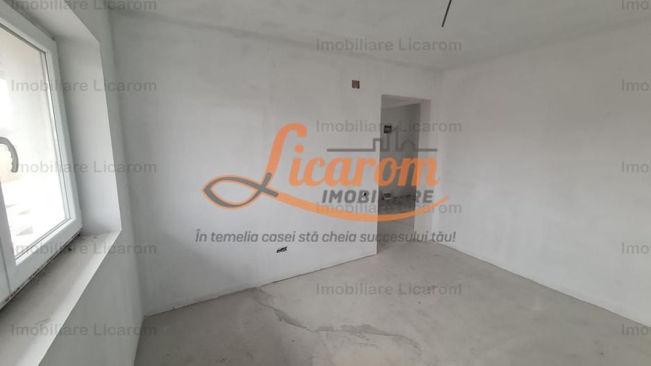 Vila Stupini P+E, 5 camere,curte,acces auto.(Parte Duplex) - Poză 4