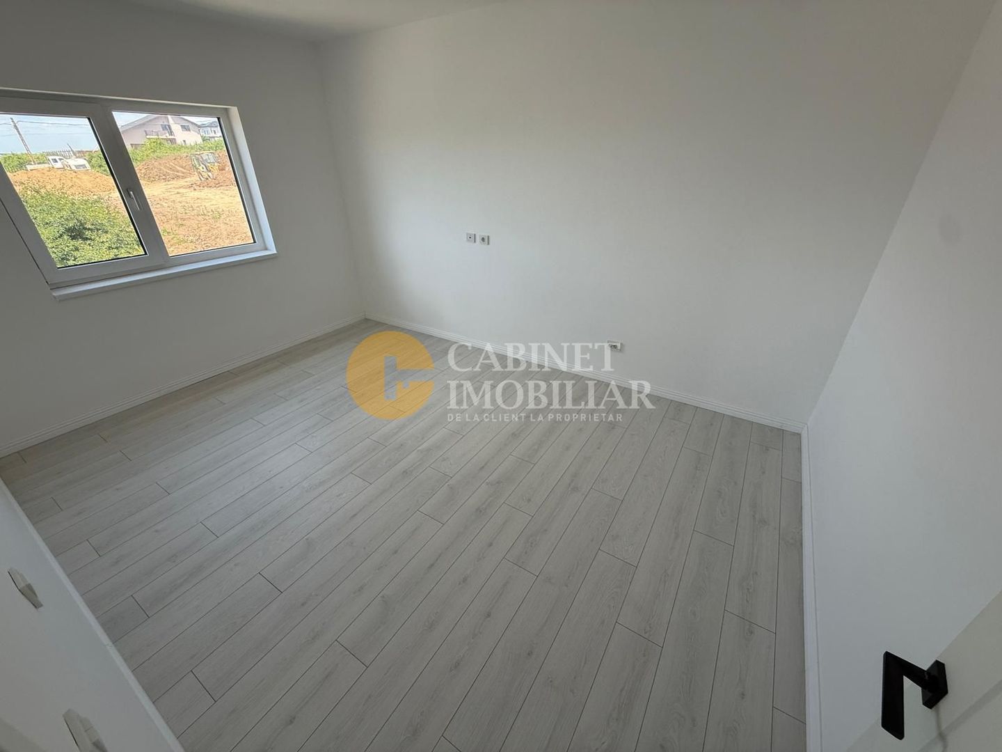 VISAN - 2 CAMERE DECOMANDAT  - BLOC NOU INTABULAT - LOC DE PARCARE - Poză 3