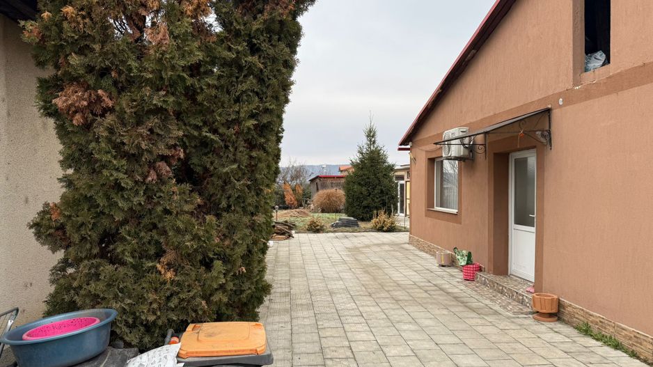 Casa spatioasa de vanzare plan parter in Osorhei - Poză 11