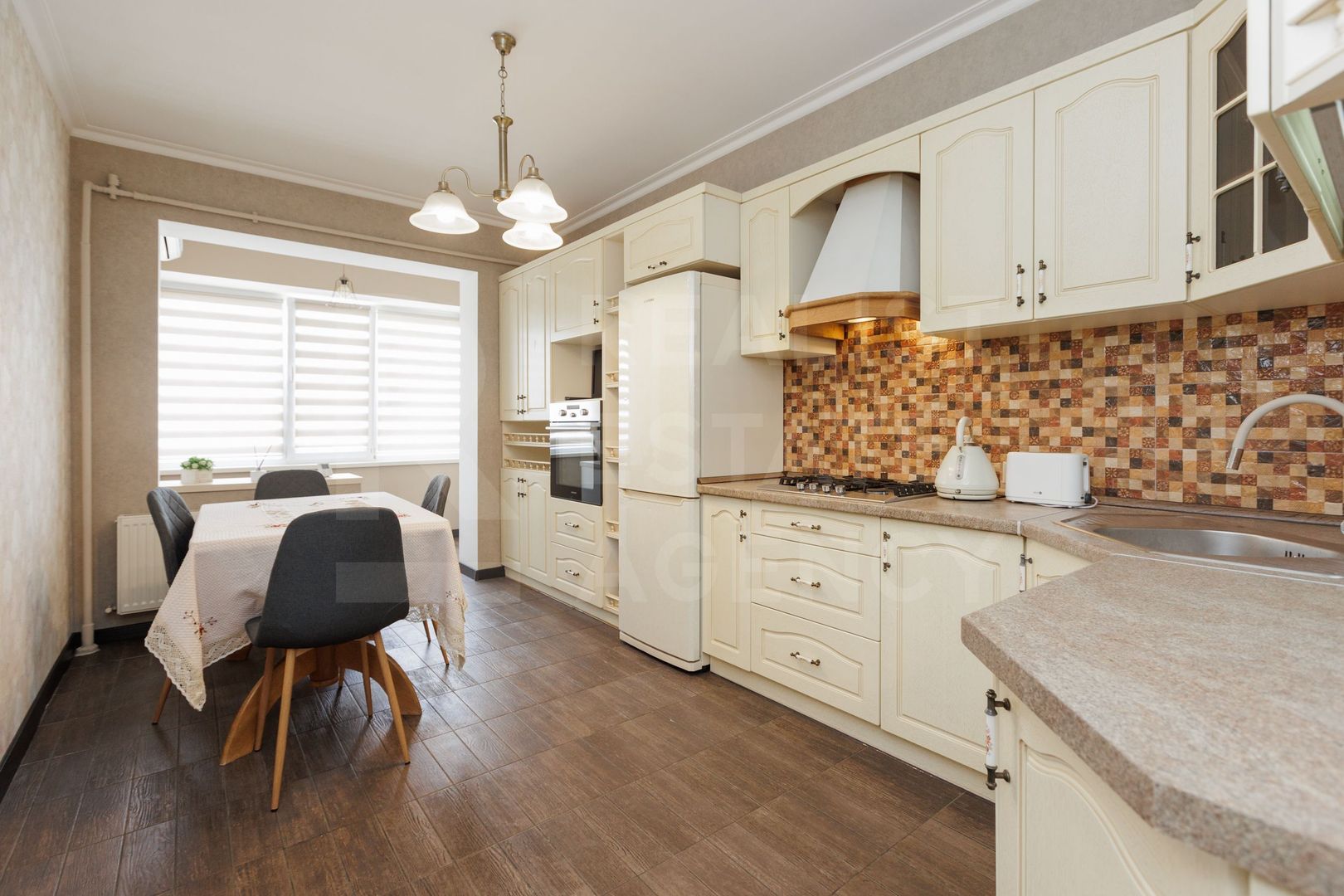 Chirie, apartament, 3 camere, strada Nicolae Anestiade, Centru - Poză 3