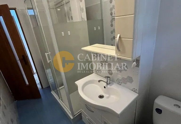 Chirie - 3 camere - Podu Ros - Poză 8