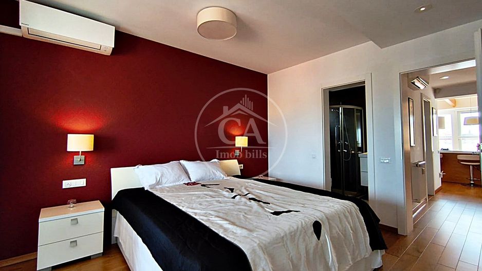 Apartament de vanzare cu 4 camere si terasa, Ultracentral, Oradea - Poză 1