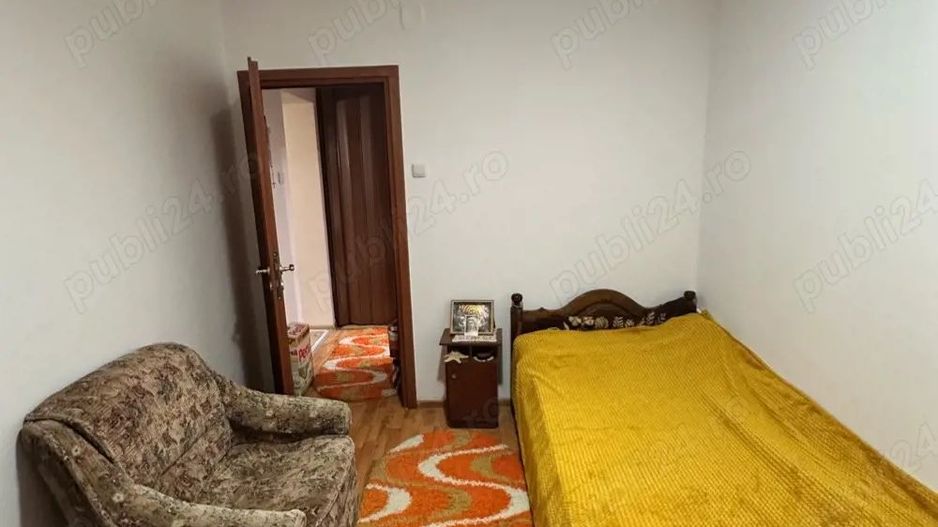 vand apartament 2 camere cu balcon - Poză 1