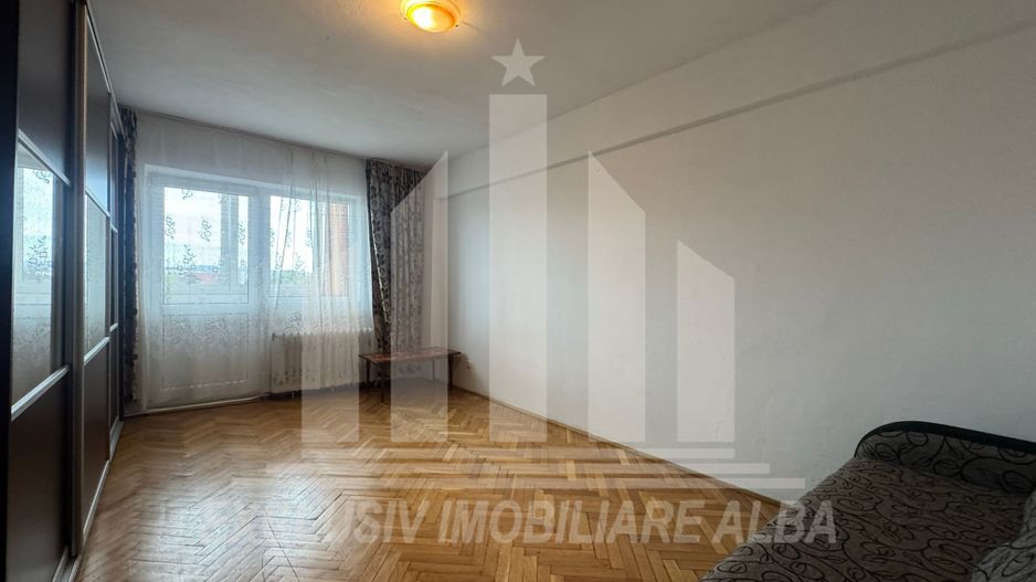 Apartament cu 2 camere decomandate, etaj intermediar, Cetate - Poză 2