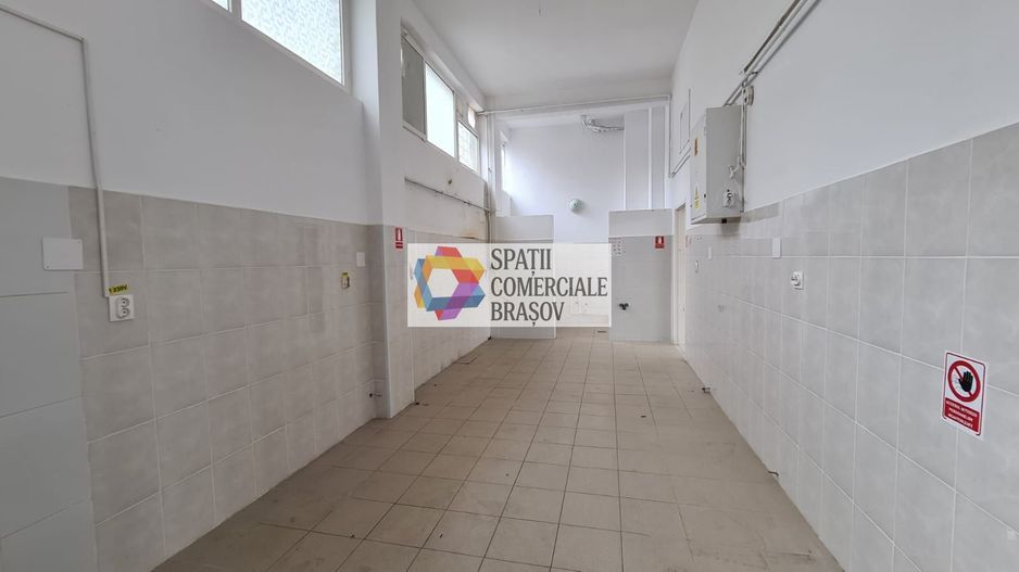 Spatiu comercial zona centrala cu vad - 180 mp - Poză 4