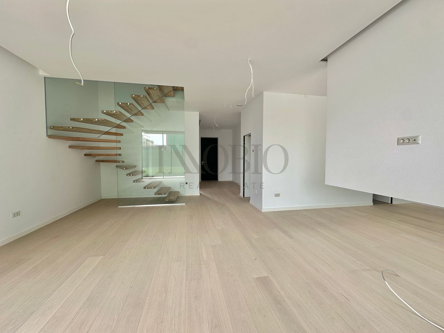 Vila 5 Camere | Rooftop Pool | Smart Home | - Poză 1