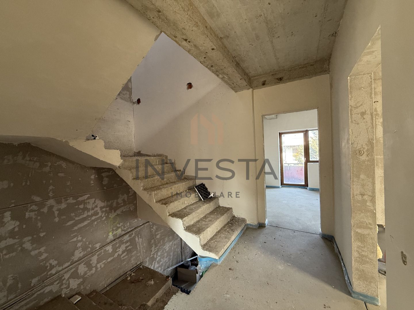 Duplex  cu suprafata utila generosa, pe o strada linistita! - Poză 12