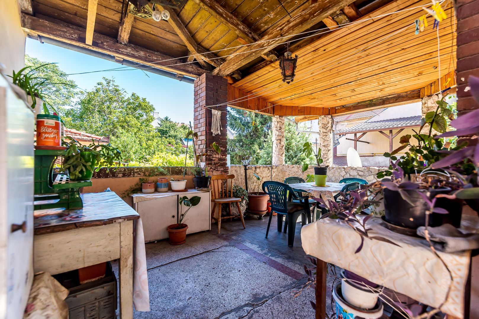 Apartament cu 4 camere si terasa si curte proprie, langa primarie - Poză 8