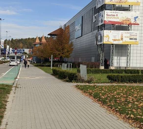 PF vand apartament 3 camere 70mp in curte la Vivo nu se plateste tva - Poză 1