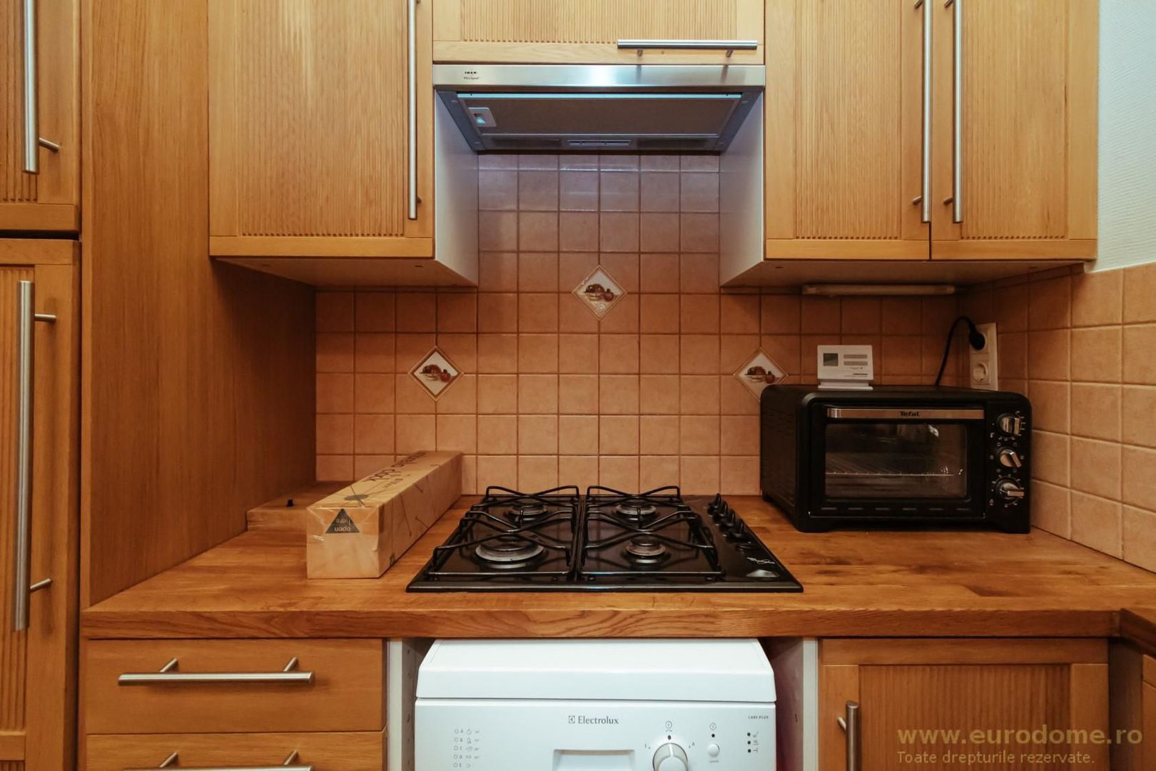 Piata Sfatului, apartament  deosebit, luminos, cu priveliște frumoasă - Poză 19