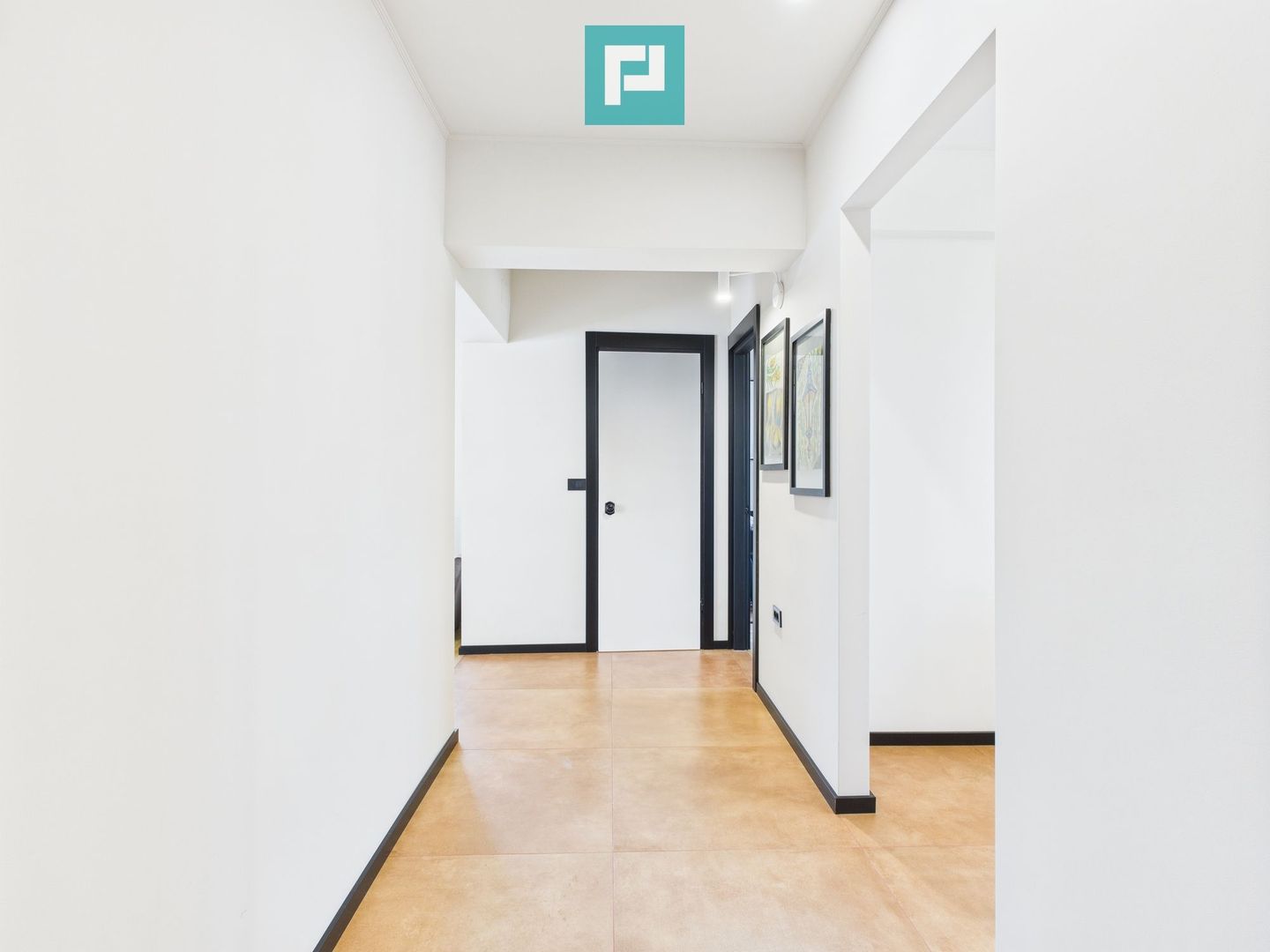 Apartament modern situat central în Oradea - Poză 11