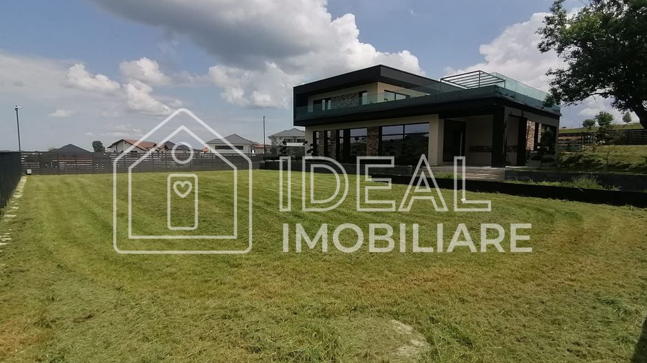 Casa  Exclusivista cu piscina si 1200 mp de teren, in Cisnadie - Poză 1