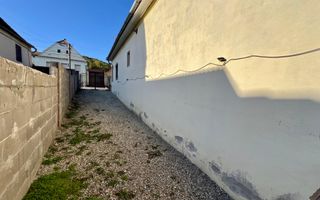 Casa moderna, spațioasa, curte generoasa pe un nivel în Sura Mare - Poză 17
