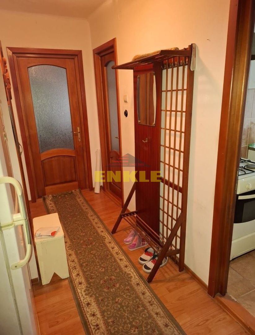 De vanzare apartament cu 3 camere, Str. Stefan Luchian - Poză 1