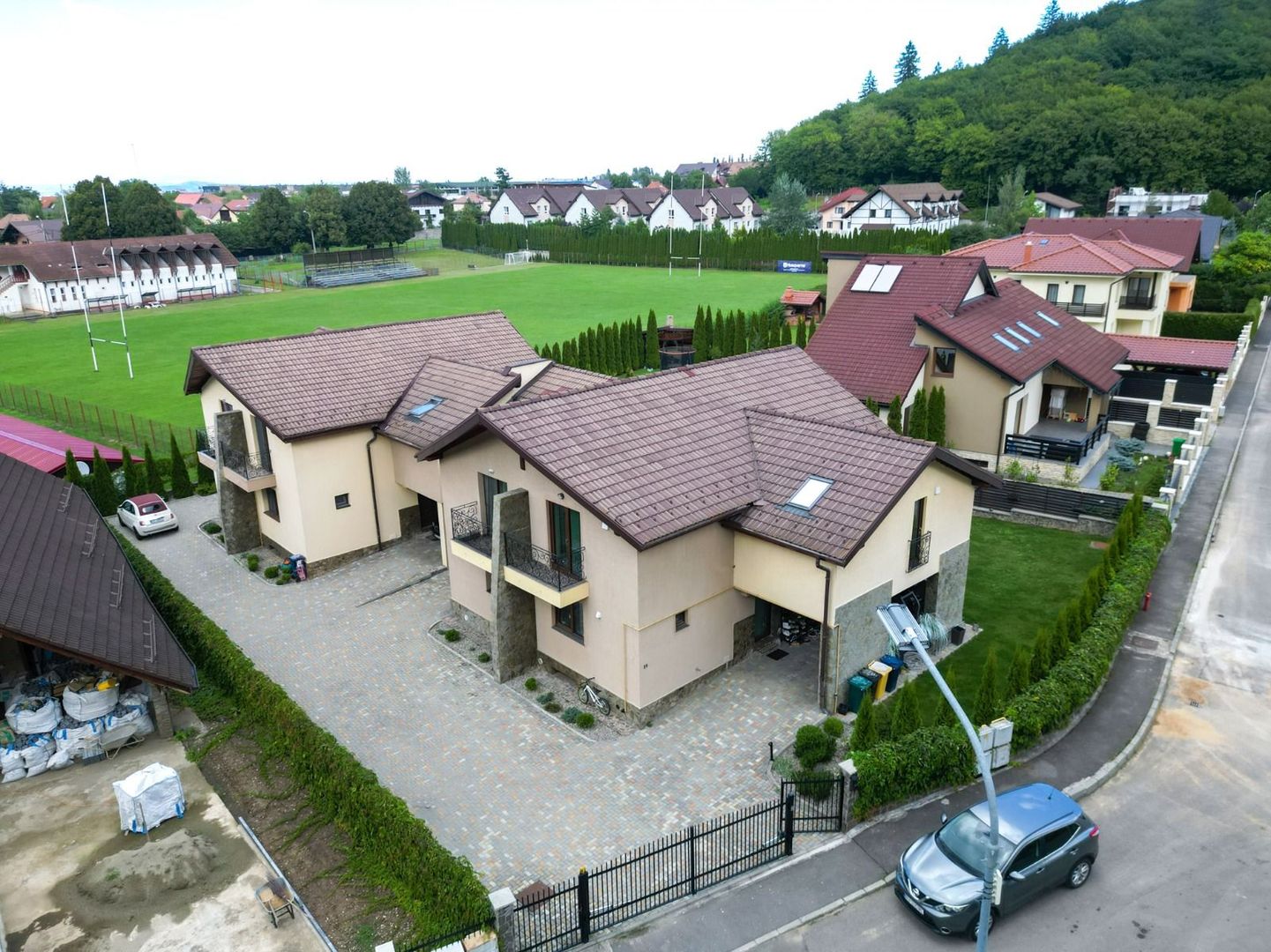 Casă de închiriat în cartierul exclusivist - Green Valley - Poză 3
