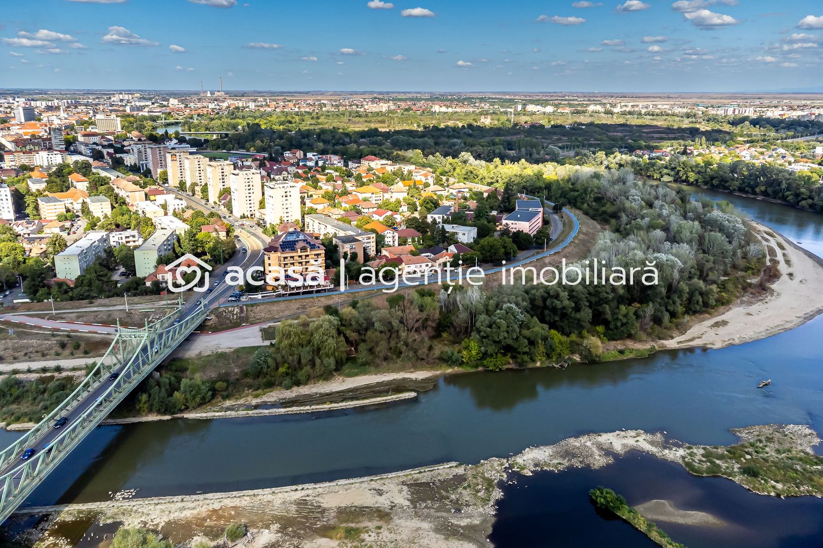 Proprietate rară pe Malul Mureșului confort, intimitate și spațiu - Poză 2