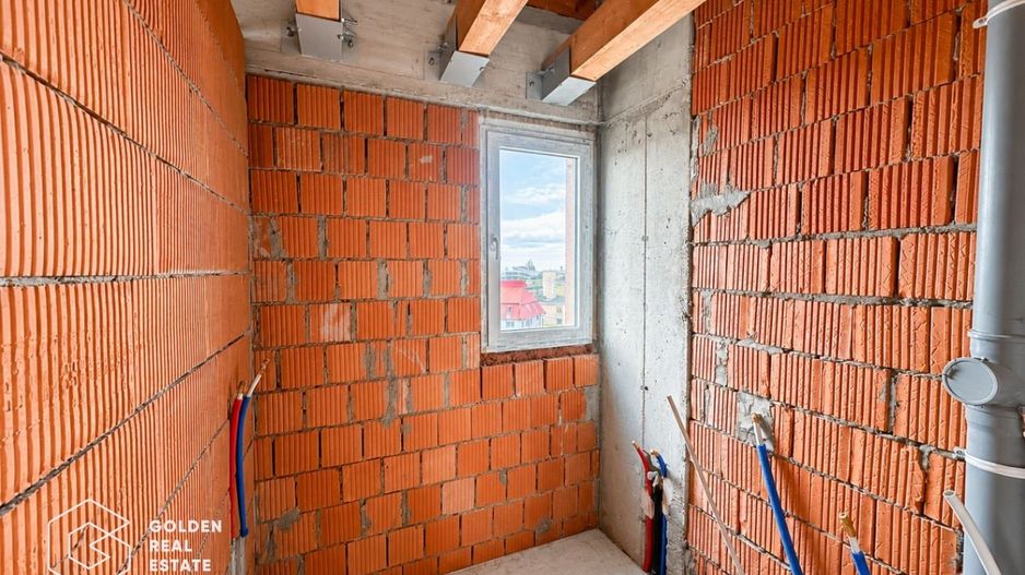 Penthouse cu potential exceptional, la rosu, 170mp, mansardabil pana la 300mp - Poză 10