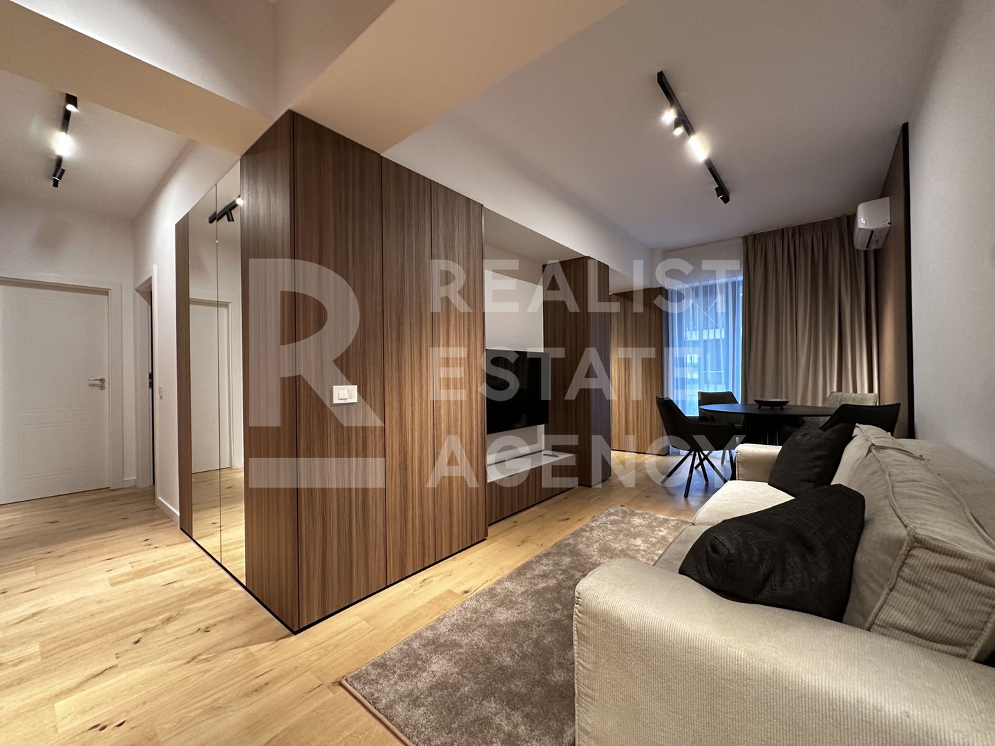 Pipera, apartament premium, 2 camere, parcare inclusă - Poză 1