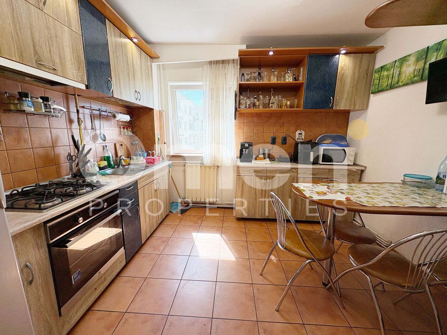 Apartament 4 camere de vanzare , Bulevardul Bucuresti - Poză 2