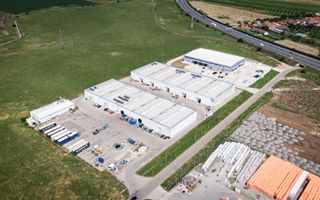 Parc industrial cu platformă betonată lângă A1 - Poză 15