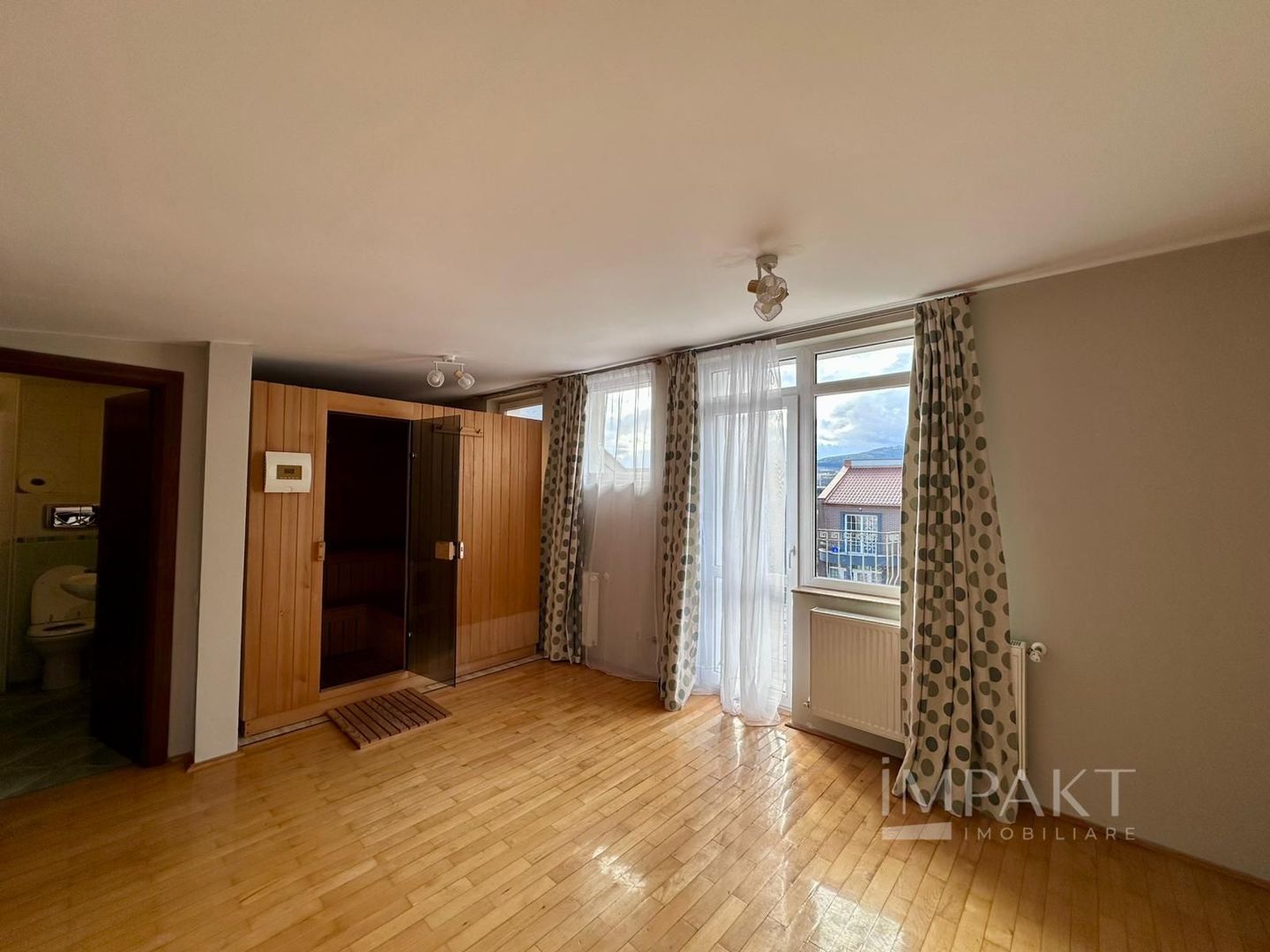 Casa de inchiriat | 6 camere, terasa, sauna, 320 mp - Poză 16