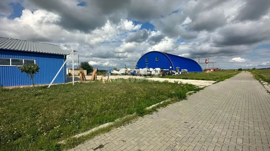 Aerodromul Horesti 24 ha teren + 1400 m2 hangare și 550 m2 cladire administrativa - Poză 8
