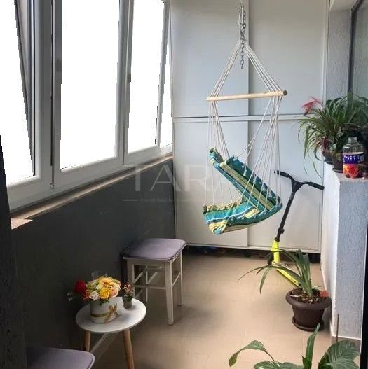 2 camere moderne, mobilate complet, cu parcare inclusă – gata de mutat - Poză 8