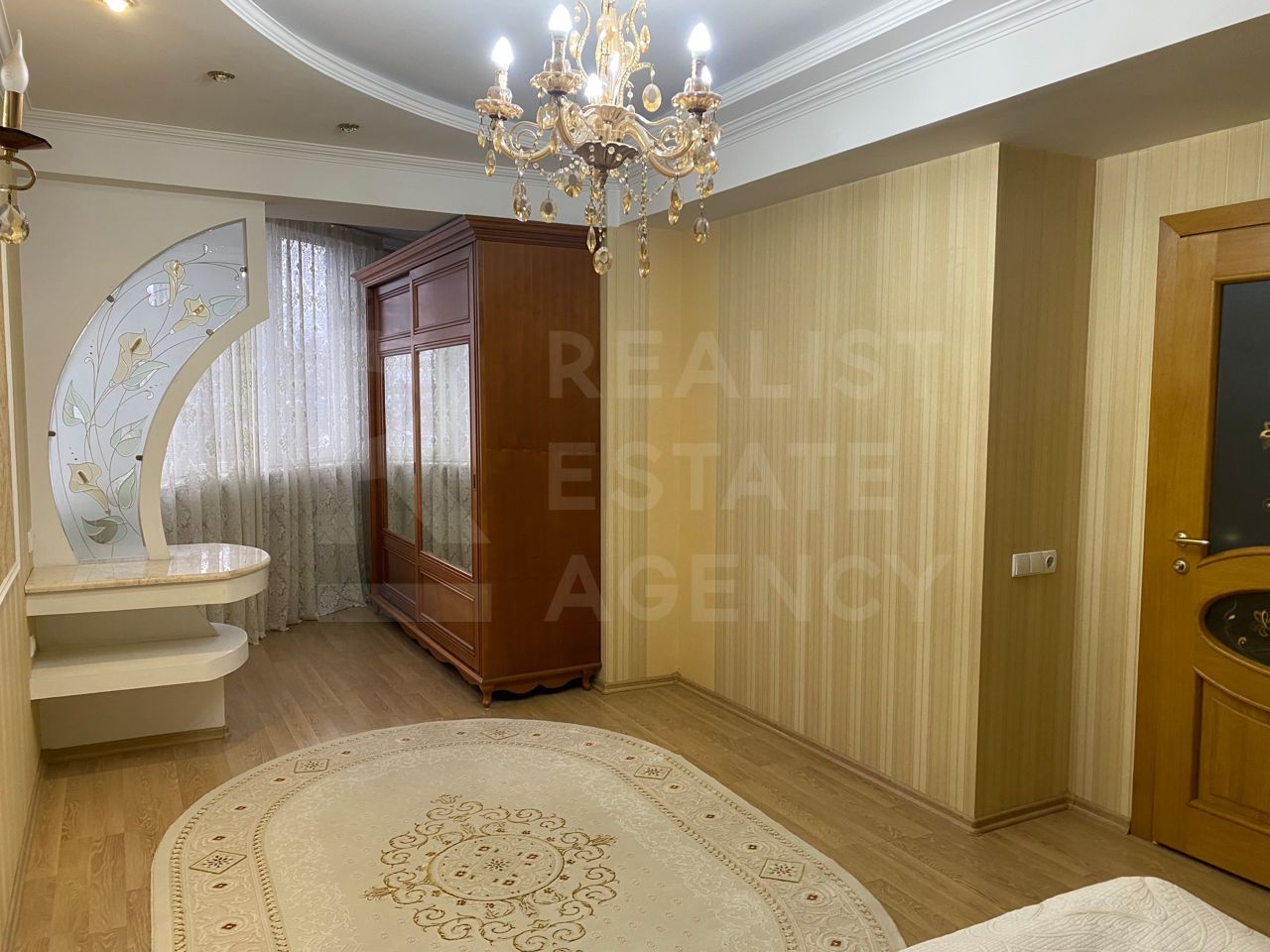 Chirie apartament, 3 camere, strada Lev Tolstoi, Centru - Poză 3