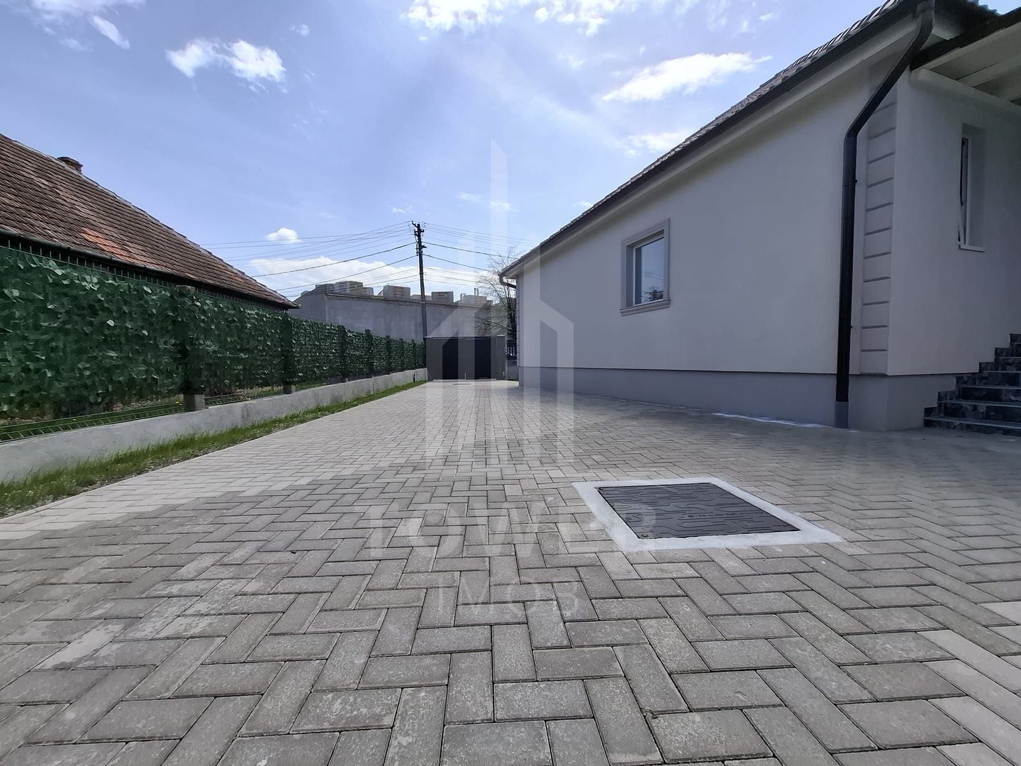 Casa renovata total- zona Calea Poplacii cu teren de 454 mp - Poză 2