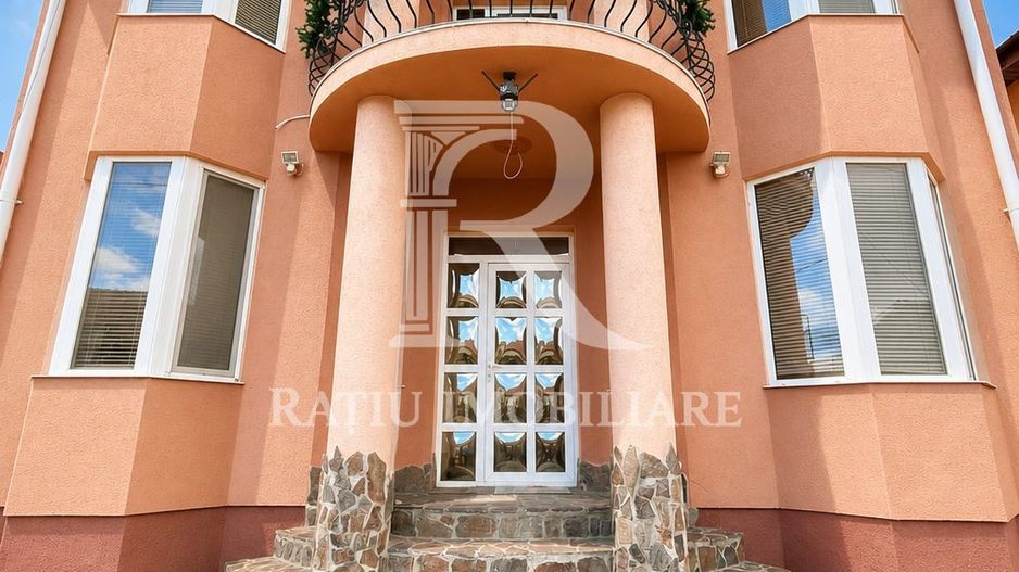 Casă elegantă de vânzare | Complet mobilată și utilată | Oradea - Poză 1