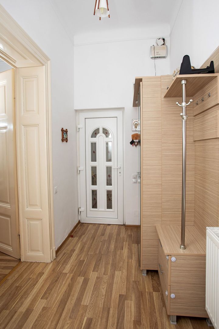 Vilă, singur în curte, central, Oradea 128 mp. 800  E/lună. Comision 0 - Poză 15