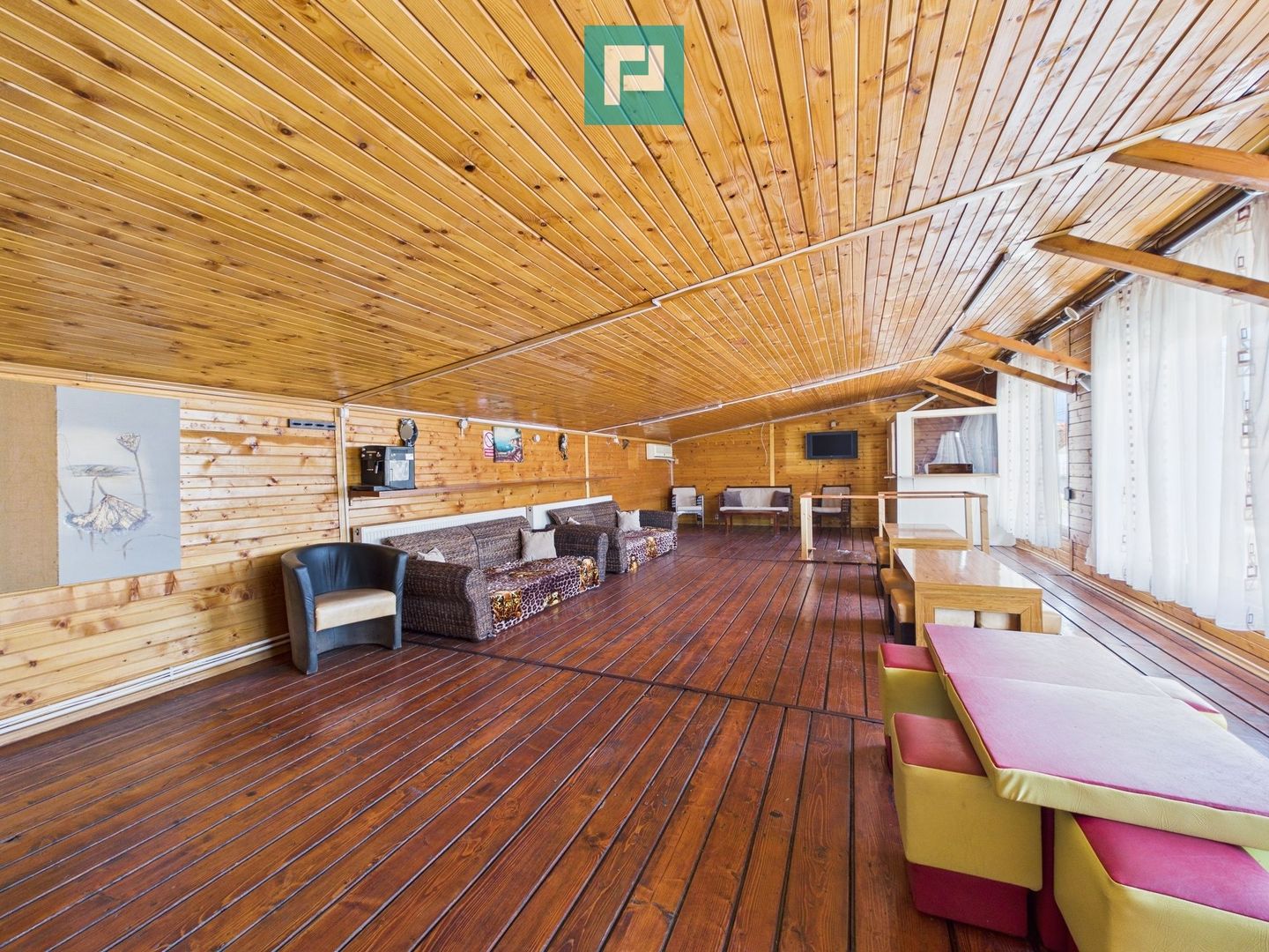 Casa cu potential multiplu in Curtici - Poză 42