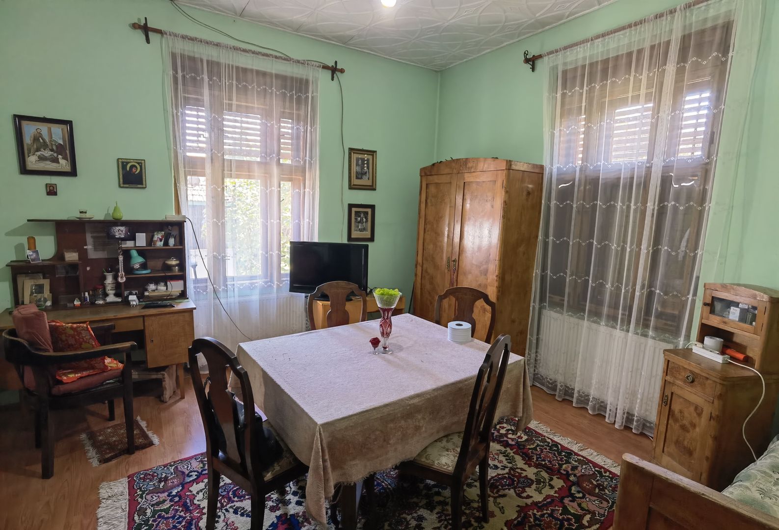 Casa vacanta,investitie  in Gurahont cu teren generos - Poză 6