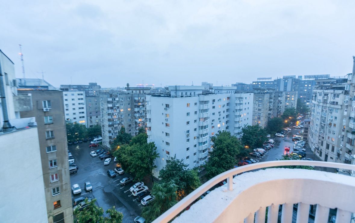 AP. 2 CAMERE P-TA ALBA IULIA, BUCATARIE INCHISA, MODERN, METROU 15 MIN - Poză 8