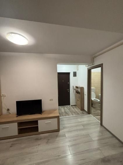 De inchiriat garsoniera , Liberty Centre - Poză 6