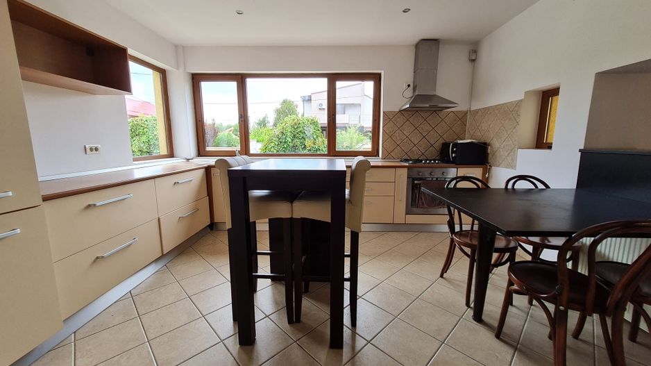 Super oferta!!!Vila spațioasă în Ghiroda! - Poză 2