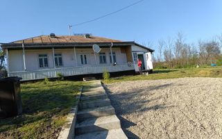 Casă renovată în stil tradițional, Romanesti, Iași – 3 camere, 50 mp utili, teren 3240 mp - Poză 1