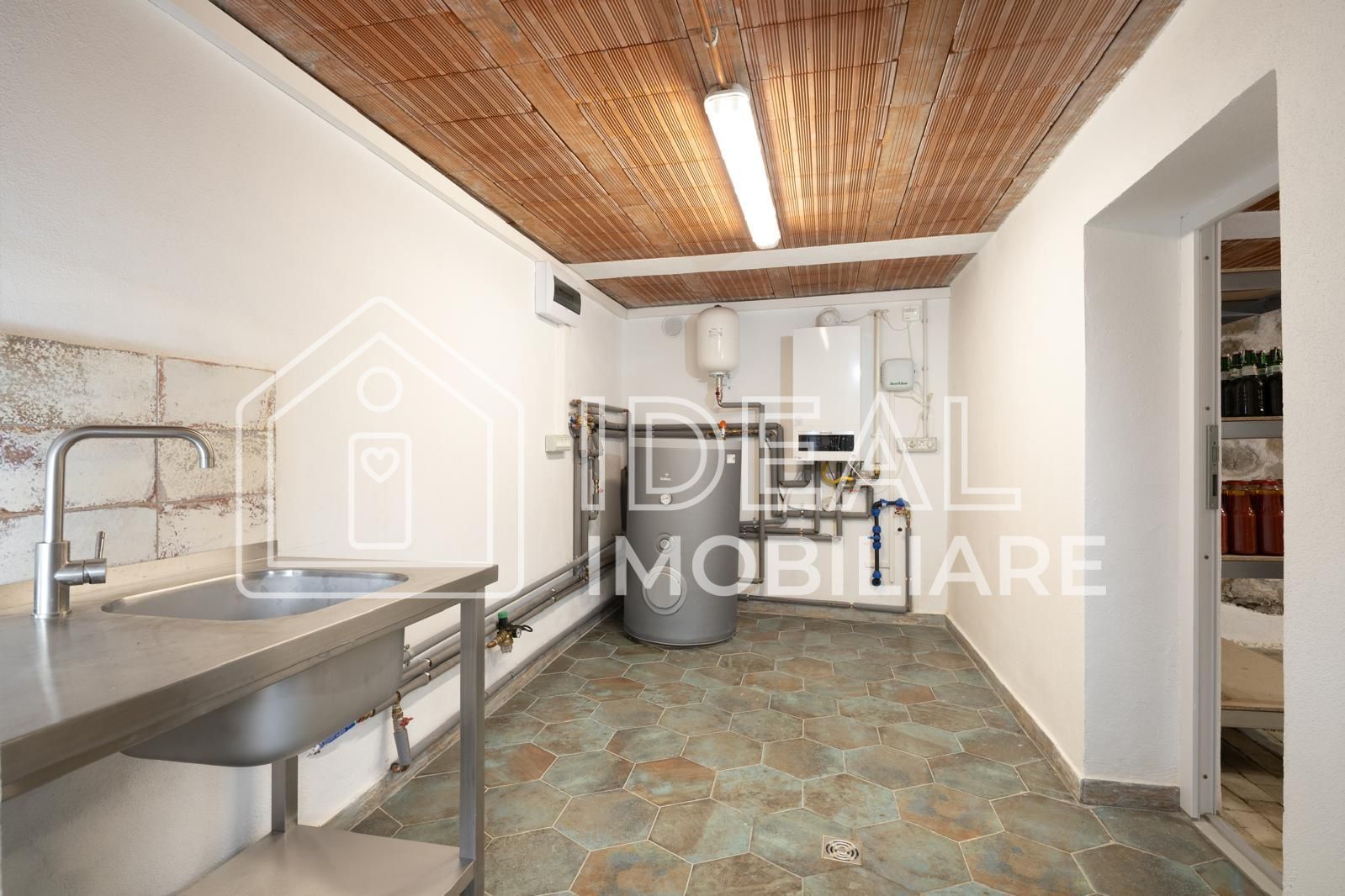 Casă deosebită de închiriat în Cisnădioara, prima inchiriere - Poză 8