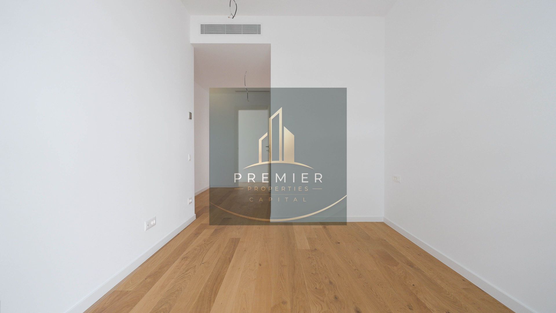 Luxury 2-Bedroom Apartment | Large Terrace | Parking | Prime Location ⭐ - Poză 7