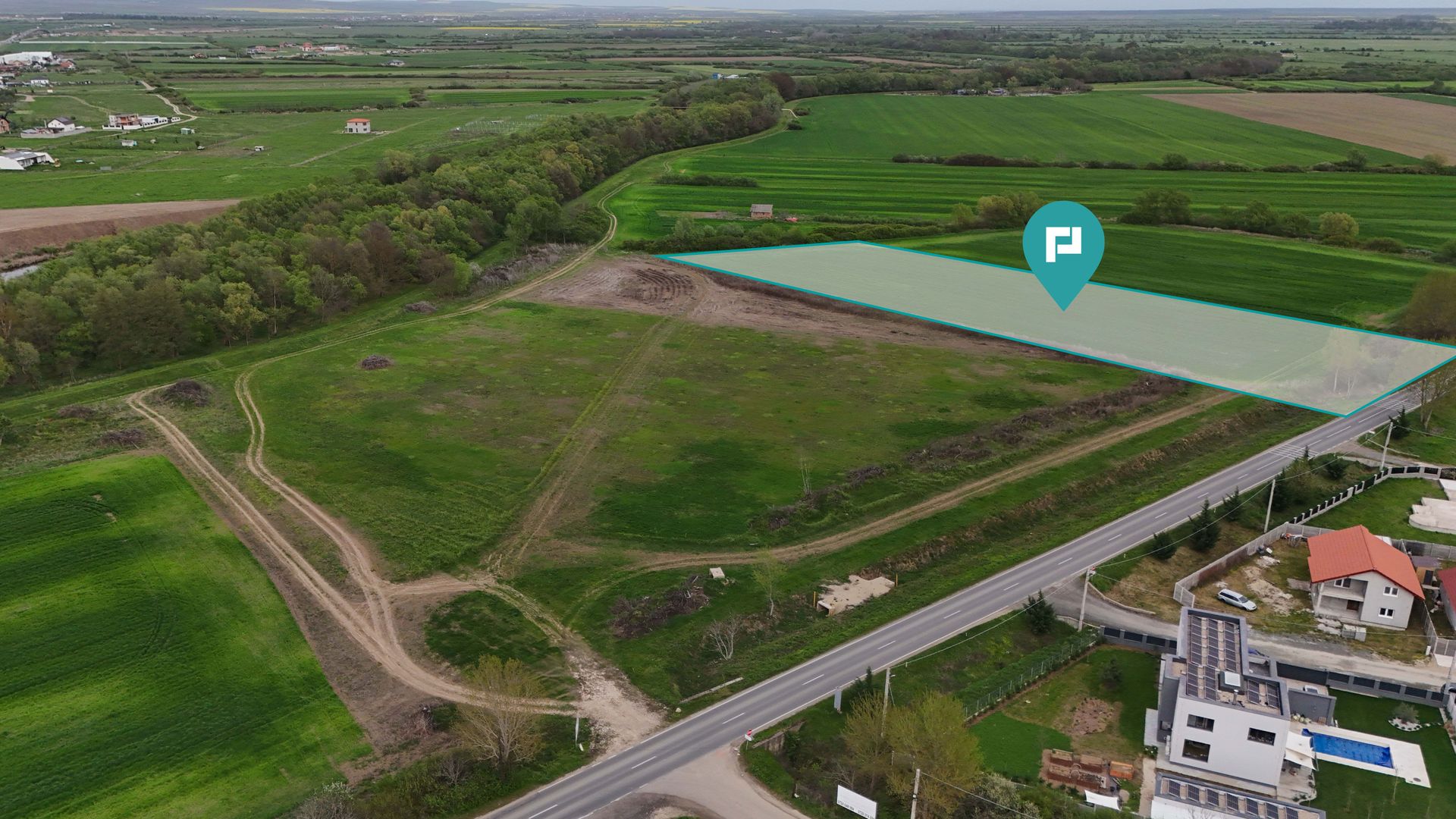 Teren intravilan 5800 mp în Remetea Mare - Poză 1