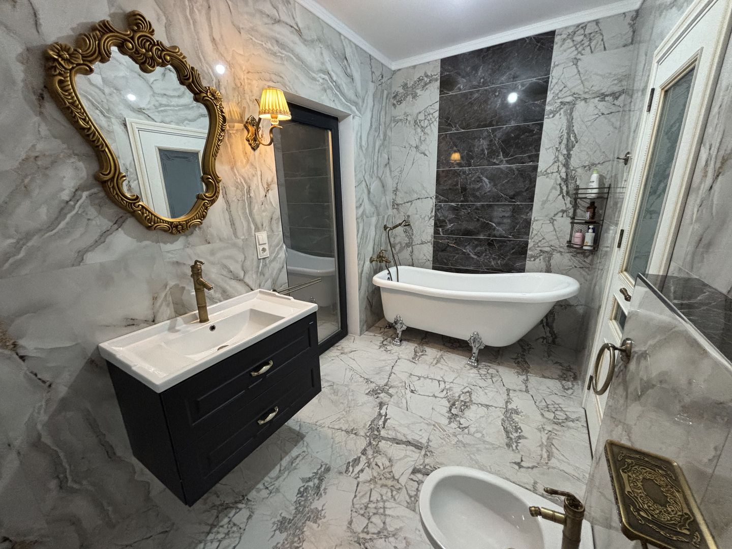 Casa INDIVIDUALA 6 camere, curte superba - zona Brana, Selimbar - Poză 27