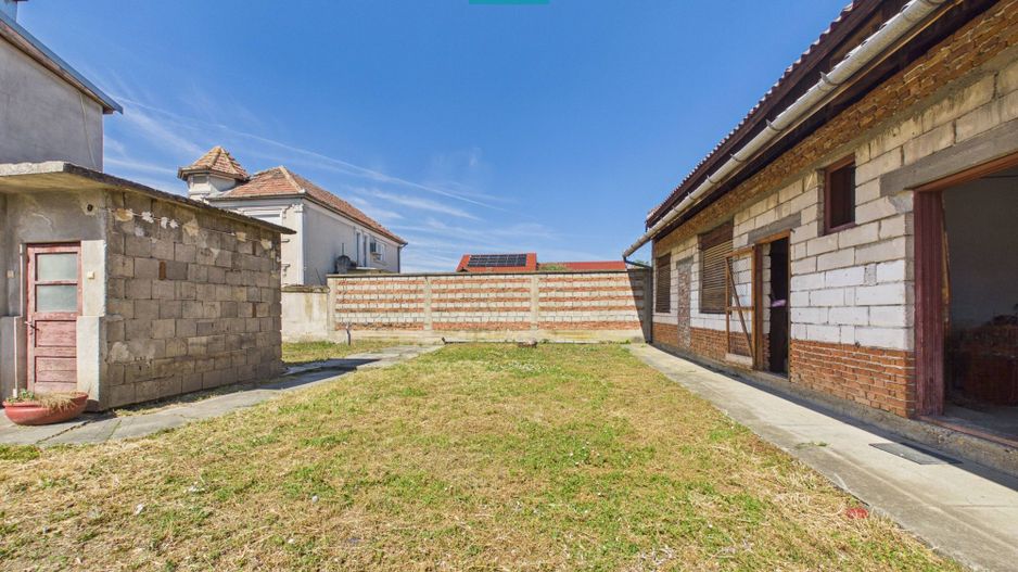 Casă cu 4 camere în Bujac - Poză 13