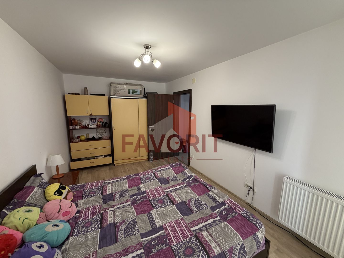 Spatios. Mobilat si utilat. Pozitie excelenta. - Poză 11