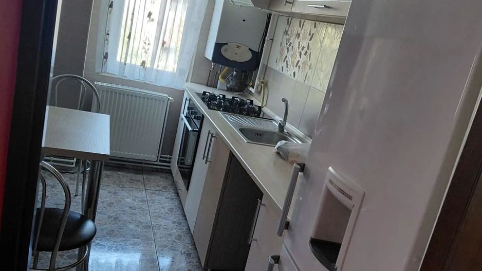 BRASADAS vinde ap 2 cam etaj 4/4 în Micro 16 - Poză 2