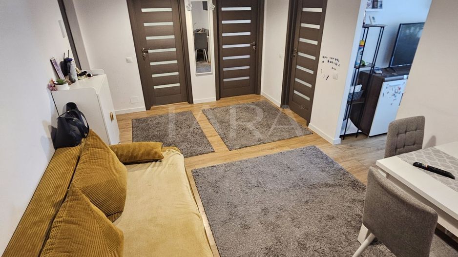 Apartament cu 3 camere, balcon și 2 lifturi, zona Corneliu Coposu. - Poză 1
