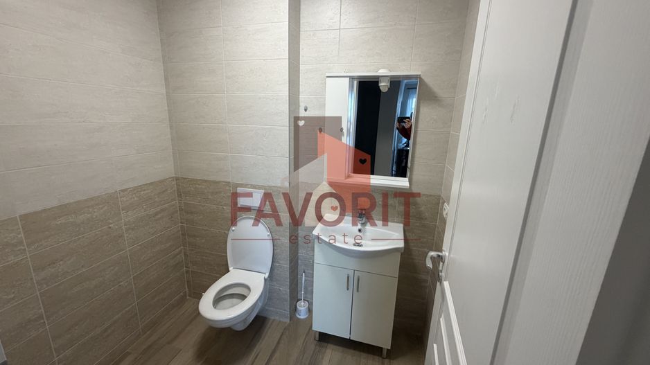 Bucatarie inchisa. Curte proprie. Cu 2 bai - Poză 14