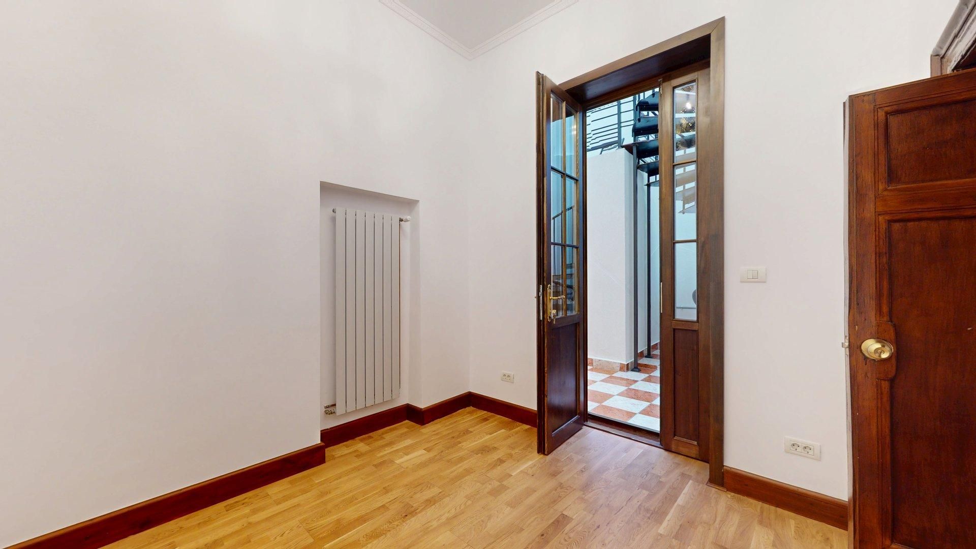 Casă cu șarm istoric lângă Cișmigiu – 6 camere, atrium natural, cramă - Poză 14