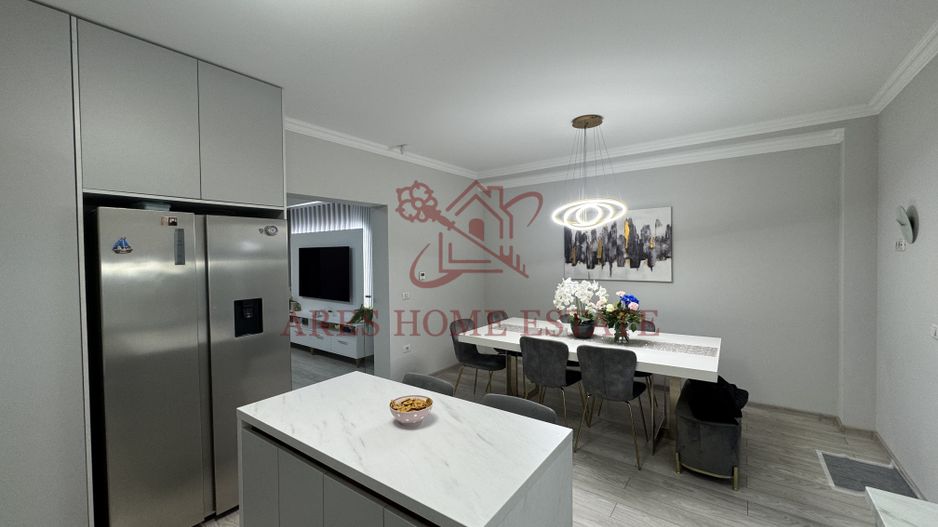 Casa in stil mediteranean, ultrafinisată 5 camere, 3 bai + curte. - Poză 6