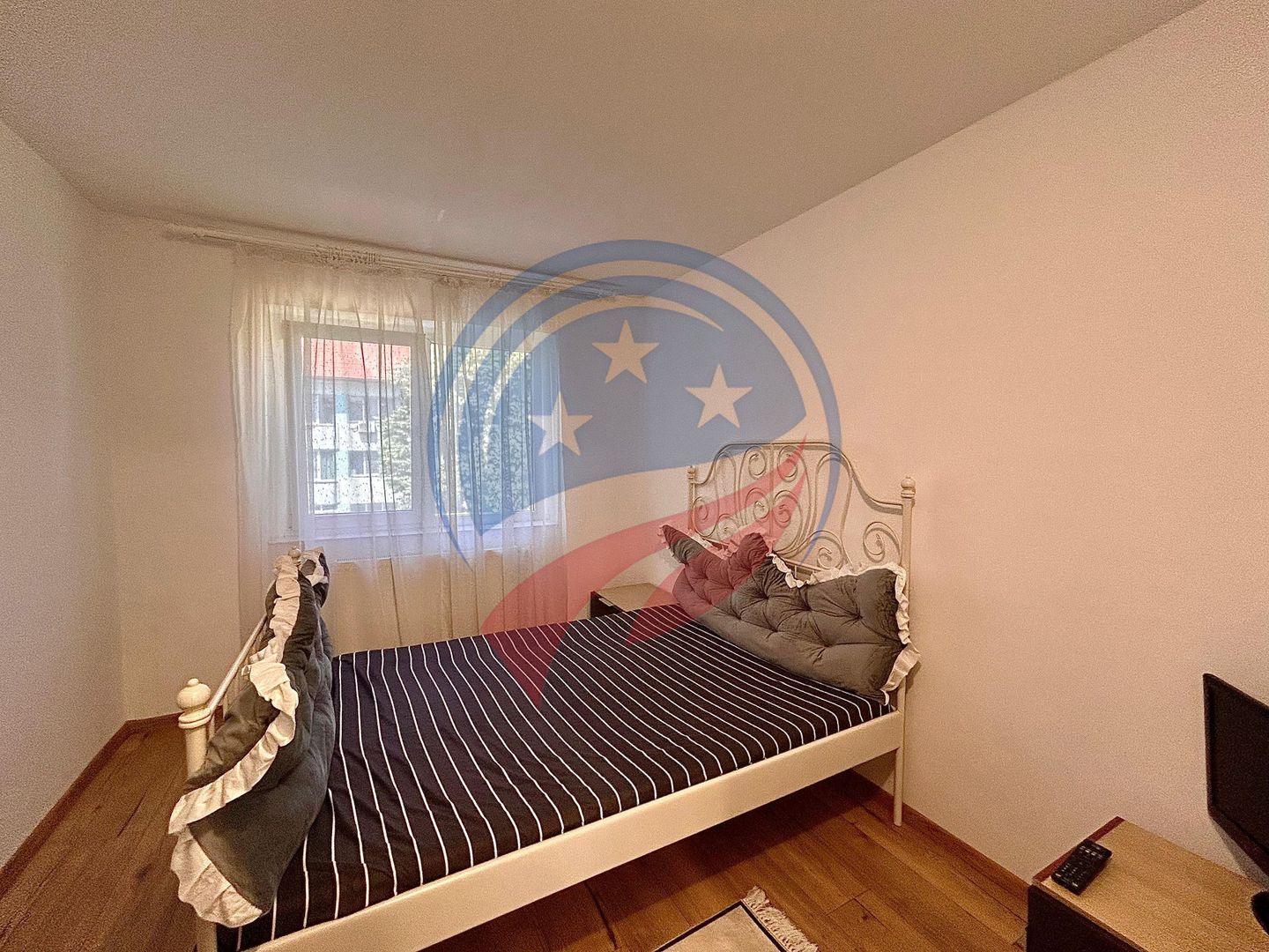 Apartament cu 3 camere dcomandat de inchiriat Petre Ispirescu - Poză 3